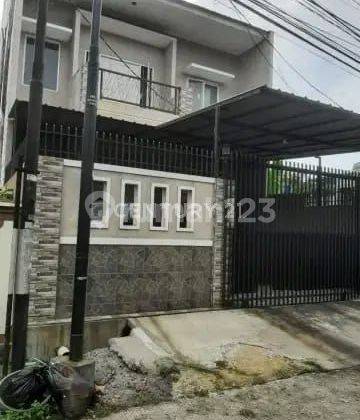 Dijual Rumah Lokasi Kembangan 2 Lantai Siap Huni Jakarta Barat 1