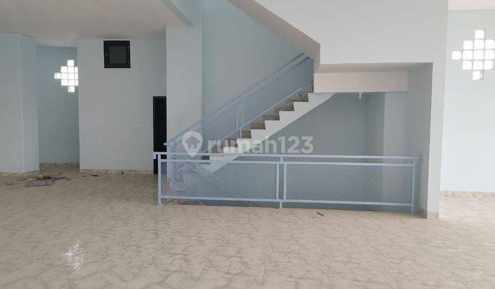 Dijual RUKO 3 Lantai Pinggir jalan Letjend Soprapto Jakarta Pusat 2