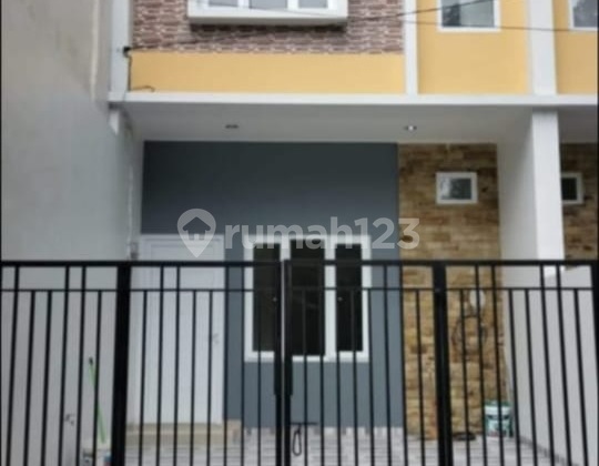 For Sale 2-Story House in Gading Griya Lestari, North Jakarta 2