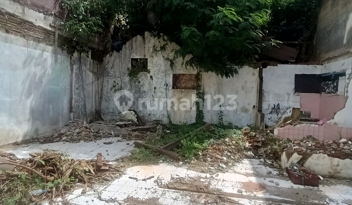 Affordable Plot Ready to Build, Main Road Location in Bintaro Sector 4