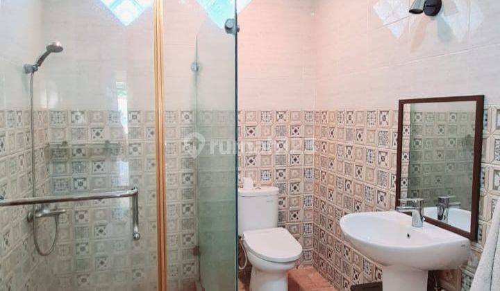 Rumah 2 Lantai Lokasi Strategis Ada Kolam Renang di Ampera Kemang Jakarta