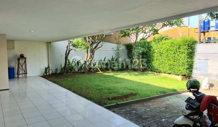 Rumah Halaman Depan Luas Kamar 6 di Jalan Kesehatan Bintaro Jaksel 2