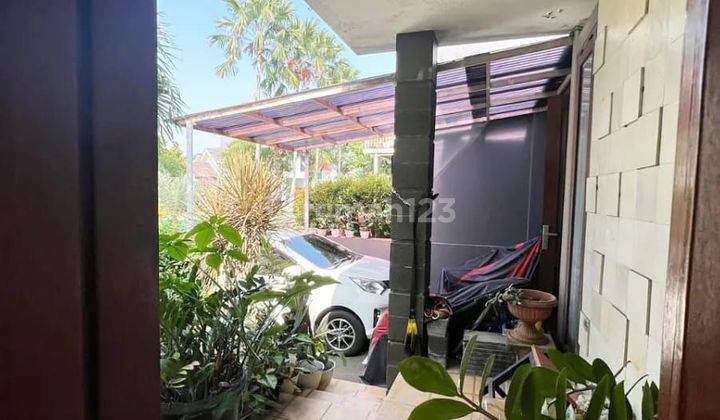 Rumah Hook Jual Cepat Lokasi Dekat Tol Parigi di Graha Raya Bintaro 1