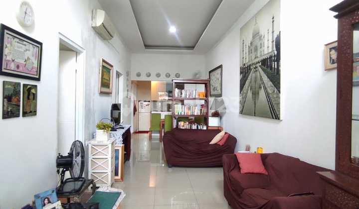 1.5-Story House Already Renovated Eligible For KPR In Bintaro Sector 5 2