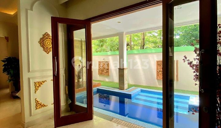 Rumah Ada Kolam Renang Kamar 5 SHM bisa KPR di Sektor 9 Bintaro