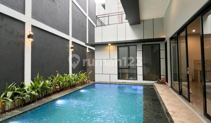 Rumah Tropical House Adaprivate Pool Kmr 5+2 di Mertilang Bintaro