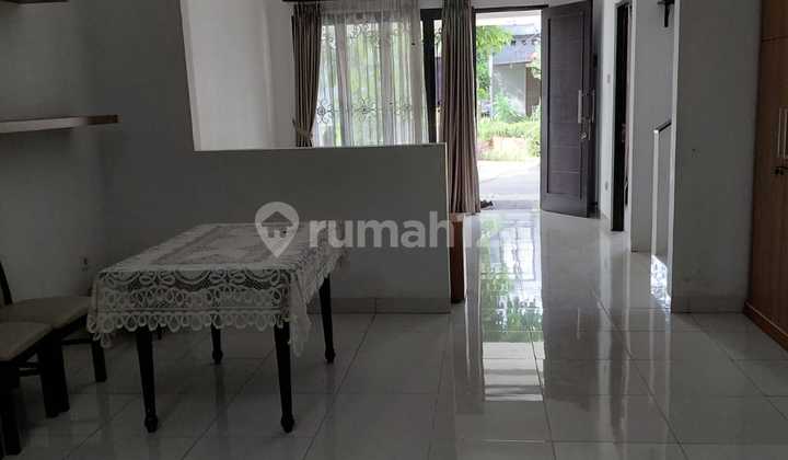 For Rent Move-in Ready 3+1 Bedroom House in Graha Raya 2