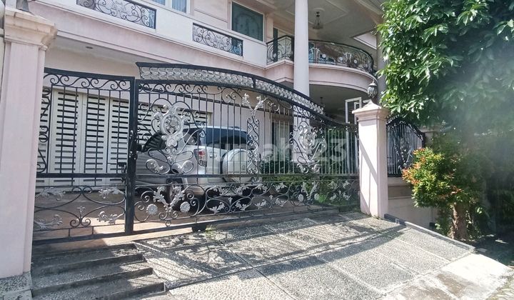 Rumah Ada Taman Belakang Kamar 6 SHM di Penguin Bintaro Sektor 3