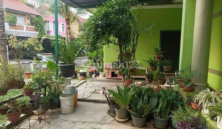 Rumah Hook Jual Cepat Dekat Taman di Graha Raya Bintaro 2