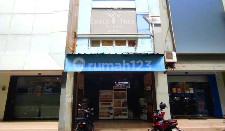 Ruko Jual Cepat Lokasi Strategis Jalan Boulevard Di Graha Raya