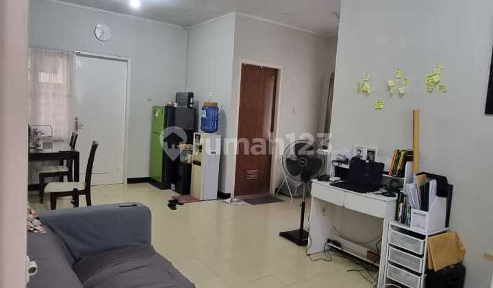 Habitable Hook House, Spacious, Near Parigi Toll, in Graha Raya Bintaro 2