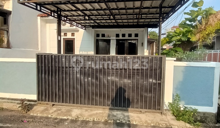 Rumah Hook Ada Halaman Samping Kamar 3 Dekat Graha Raya Rumah Hook Ada Halaman Samping Kamar 3 Dekat Graha Raya