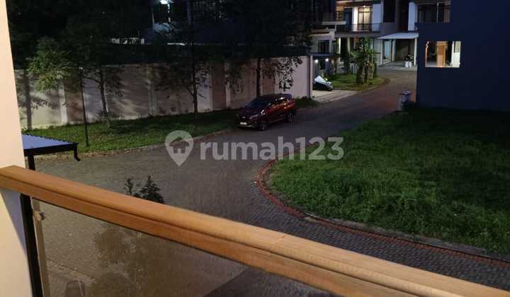 Rumah Bagus 2 Lantai Cluster NASHVILLE Kota Wisata, Cibubur
