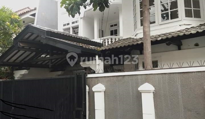 Siap Huni, Rumah, 2,5 Lantai, Jual atau Sewa di Tebet Siap Huni, Rumah, 2,5 Lantai, Jual atau Sewa di Tebet
