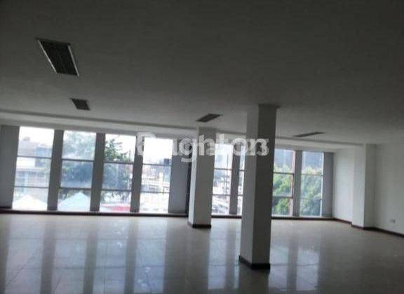 GEDUNG JALAN PANJANG JAKARTA BARAT 4,5 LANTAI PLONG UKURAN 12 X 30 PINGGIR JALAN RAYA, STRATEGIS, COCOK UNTUK PERKANTORAN, EKSPEDISI, ONLINE SHOP, DLL MINL  2 THN 2