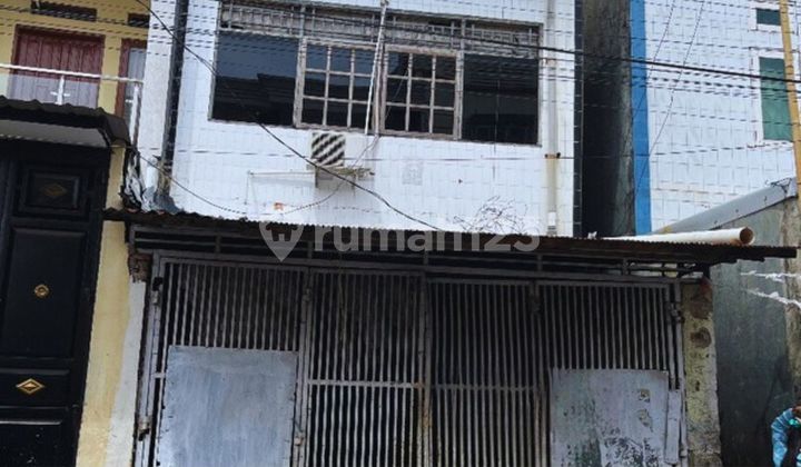 For Sale 3-Story Shop House on Kubis Main Road, City Center, Strategic Location, Negotiable. 1