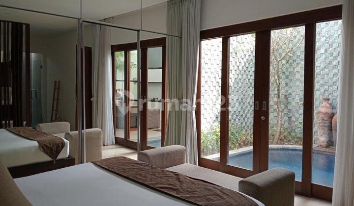 VILLA 5BR LEASEHOLD 23 Years for SALE in SEMINYAK near Double SIX