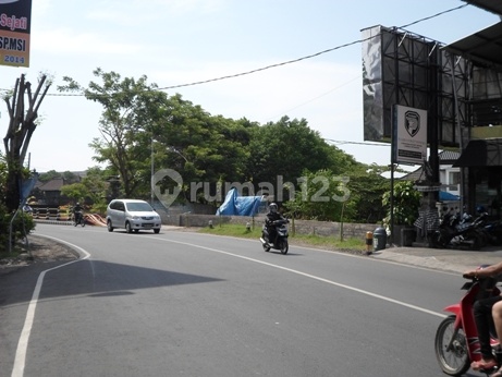 Tanah SHM HOOK JALAN UTAMA PATIH JELANTIK dekat Legian KUTA