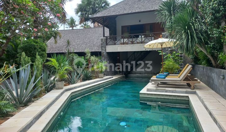 AMAZING VILLA !! Only 40 steps to LIPAH Beach with Stunning Views at AMED Karangasem Beach