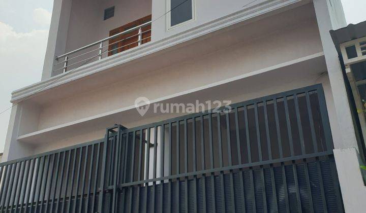 Rumah Baru 2 Lantai, Dekat Surabaya 1