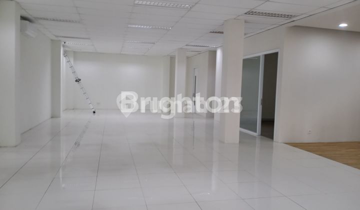 PANDANARAN BUILDING IS NICE, HAS AN ELEVATOR. 2