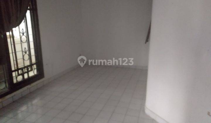 Disewakan Rumah Murah Strategis di Taman Griya Mr 1