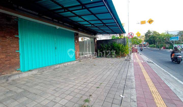 Strategic Shophouse, Attractive Price and Location 2 Floors 2