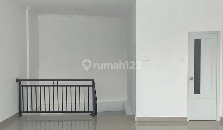 Ruko Strategis, Harga Dan Lokasi Menarik 2 Lantai Pd 5