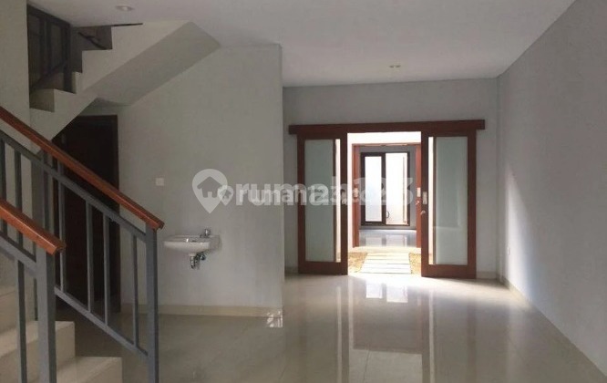 Rumah Modern Minimalis Disewakan - Rumah di Mahendradata 2