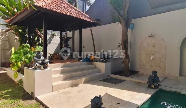 Villa Cantik Ada Kebun dan Pool di Sanur Dekat ke Pantai Jo