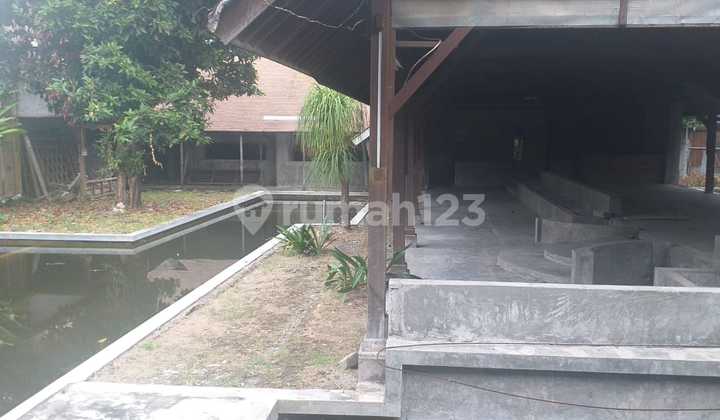 Tanah Luas dan Strategis Bekas Resto di Kuta YT