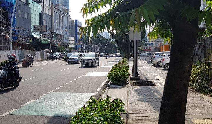 DI SEWAKAN TANAH KAVLING DI MELAWAI RAYA LOKASI SANGAT STRATEGIS BERSEBRANGAN DENGAN BANK BCA, BERSEBELAHAN DENGAN BATIK DANAR HADI, 10 MENIT KE BLOK M PLAZA SANGAT COCOK UNTUK KANTOR, BANK, CAFE, RESTO SUDAH ADA BANGUNAN BASEMENT 2