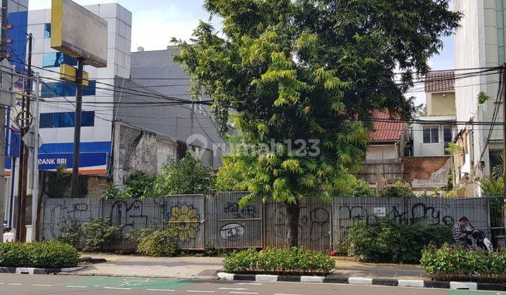 DI SEWAKAN TANAH KAVLING DI MELAWAI RAYA LOKASI SANGAT STRATEGIS BERSEBRANGAN DENGAN BANK BCA, BERSEBELAHAN DENGAN BATIK DANAR HADI, 10 MENIT KE BLOK M PLAZA SANGAT COCOK UNTUK KANTOR, BANK, CAFE, RESTO SUDAH ADA BANGUNAN BASEMENT 1