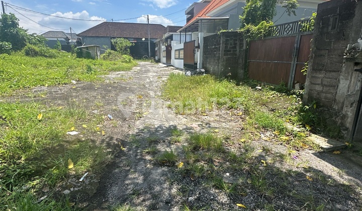 4-Bedroom House with Rice Field View Near Dalung Puspem Badung 2