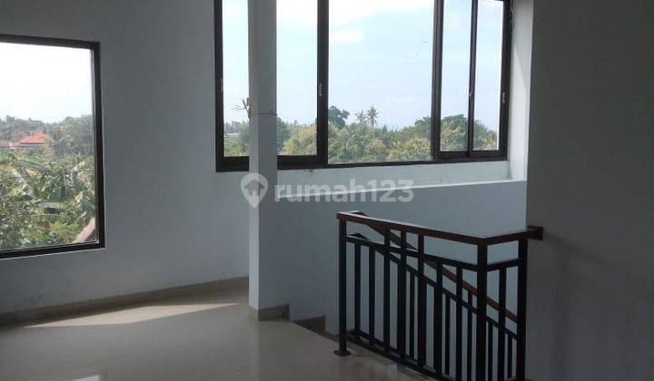 Rumah sewa ukuran besar di Sukawati view sawah lokasi strategis 3