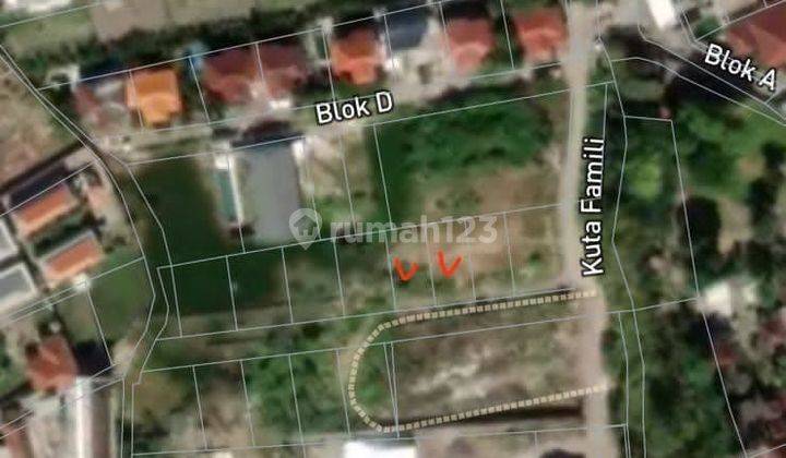 SMALL SIZE LAND IN SEMINYAK SUITABLE AREA FOR VILLA RENTAL 1