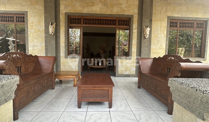 Land on Main Street Bonus 3 Large Buildings Suitable for Business