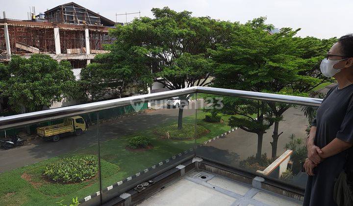 Jual rumah mewah 3lantai di permata buana, jakarta barat 2