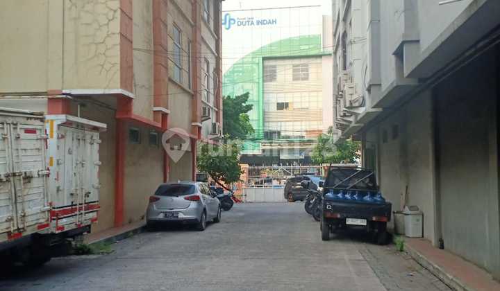 For Sale Ready-to-Use Shophouse in Teluk Gong, North Jakarta 2