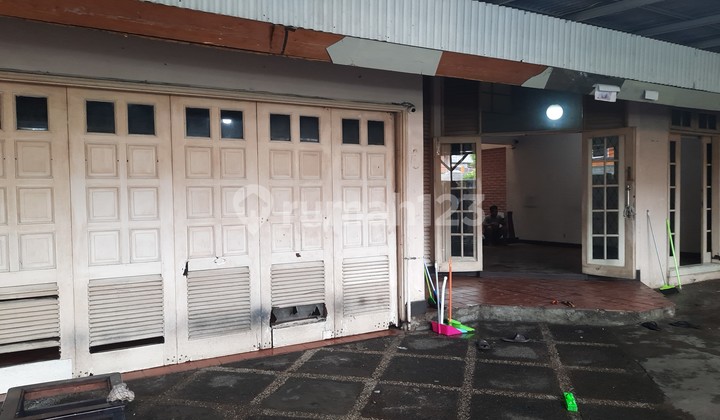 Disewakan Rumah 2 Lantai di Puri Indah Jakarta Barat Disewakan Rumah 2 Lantai di Puri Indah Jakarta Barat
