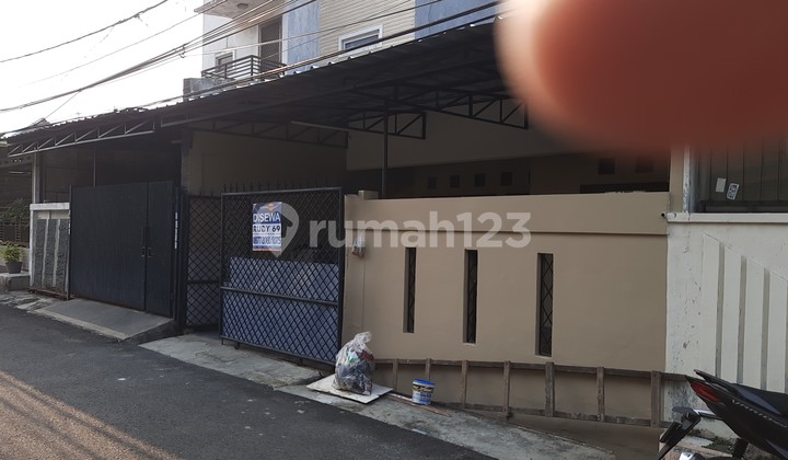 Jual Rumah 1 Lantai di Taman Kota Jakarta Barat Jual Rumah 1 Lantai di Taman Kota Jakarta Barat