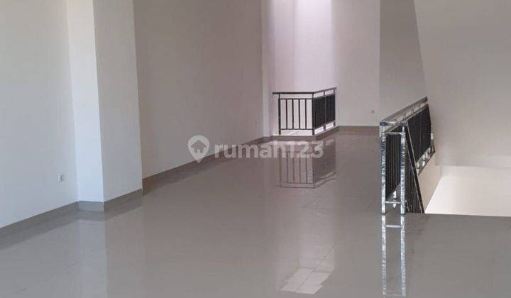 DIJUAL RUKO 3 LANTAI DI LA RIVIERA, PIK 2, JAKARTA UTARA 2