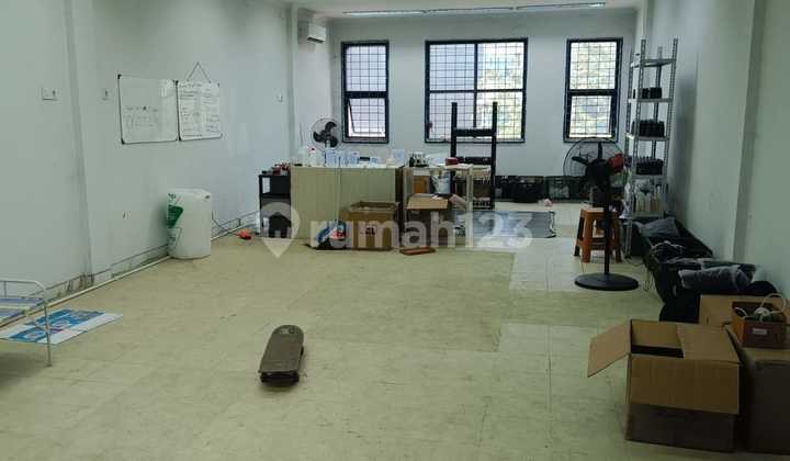 3-Story Shop House in Mahkota Mas Tangerang, Near Serang-Tomang Toll Road