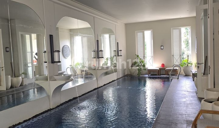 Rumah 3,5 Lantai Lux di Area Jl. Senopatilokasi Bagus. Lokasi Sangat Tenang