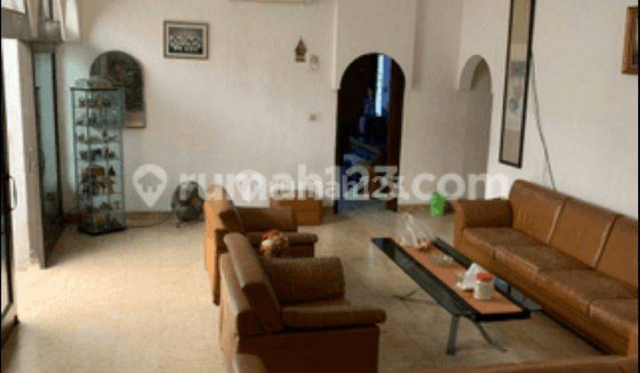 TURUN HARGA dari 25M jadi 20M nego tipis. Rumah Tua di Pusat Kota. Taman Kebon Sirih. View Grand Indonesia. Harga di Bawah NJOP 5