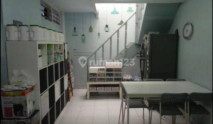 Rumah di Muara Karang
Jakarta Utara 1½ Lantai.  SHM.  Semi Furnished 1