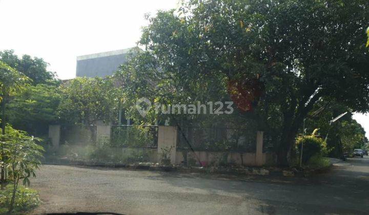 Rumah di Intercon
Taman Kebon Jeruk
Blok Depan
Jakarta Barat. TIDAK BANJIR.  1