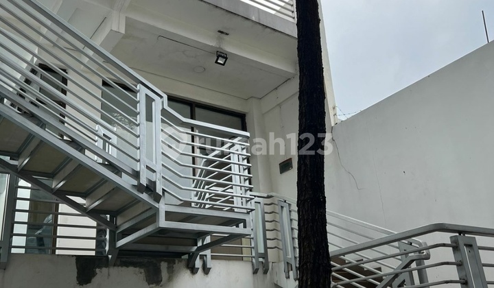 Rumah di Kopilas
Puri Botanical
Jakarta Barat 2 Lantai. Bagus 15