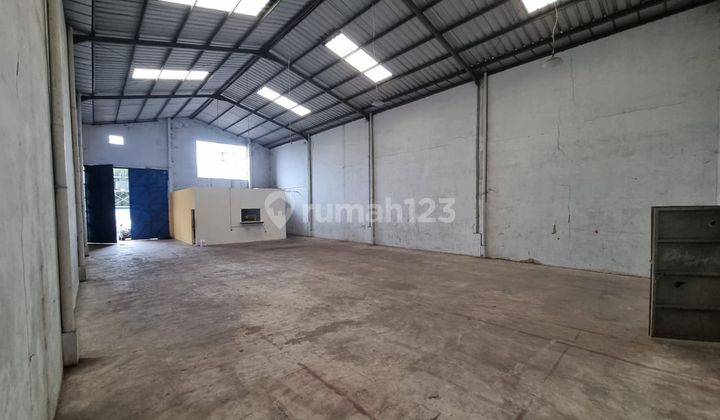 Gudang di Komplek Pergudangan Milenium
Jl. Milenium Raya, Peusar
Kec. Panongan
Kabupaten Tangerang
Banten  9