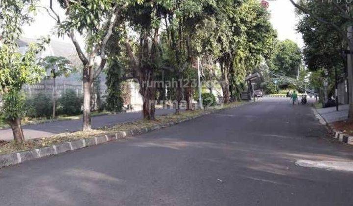 Tanah di Blok Ekslusif
Dalam Cluster
Puri Indah. Jakarta Barat 515 m² 2